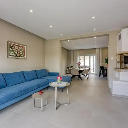 A Touch Of Luxury And Comfort - Irena 빌라 포레치