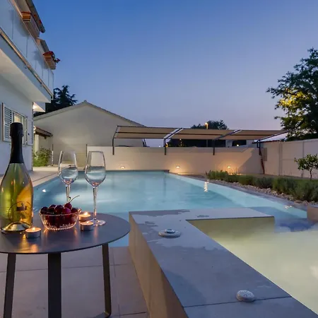 A Touch Of Luxury And Comfort - Irena * 포레치
