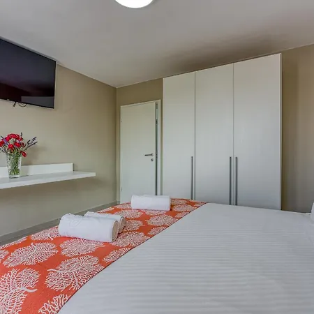 A Touch Of Luxury And Comfort - Irena 빌라 *