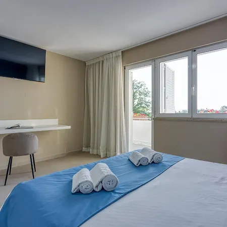 A Touch Of Luxury And Comfort - Irena *