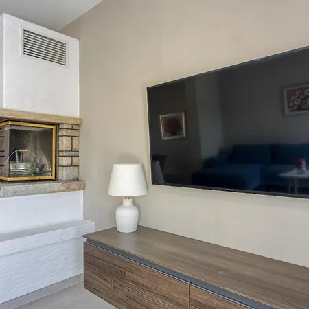 A Touch Of Luxury And Comfort - Irena 빌라 *