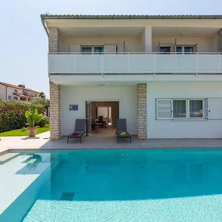 Irena With Private Pool In * Porec