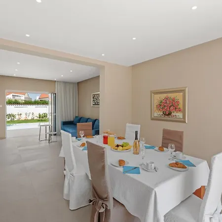 Irena With Private Pool In Porec