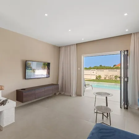 A Touch Of Luxury And Comfort - Irena