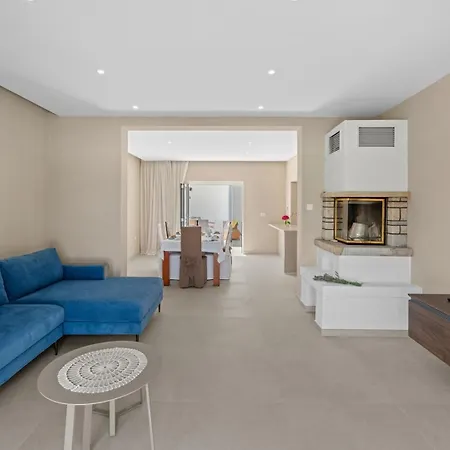A Touch Of Luxury And Comfort - Irena