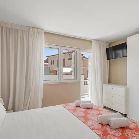 A Touch Of Luxury And Comfort - Irena Villa *