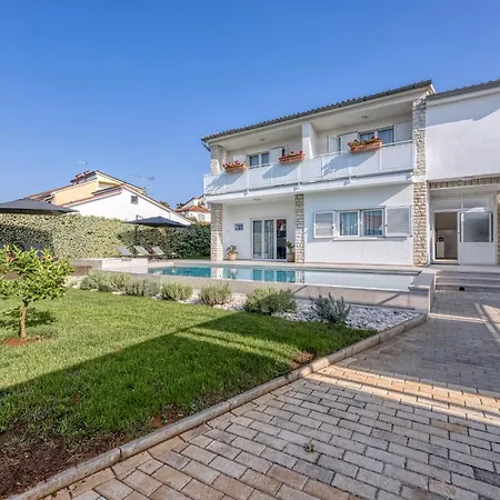Villa A Touch Of Luxury And Comfort - Irena Porec
