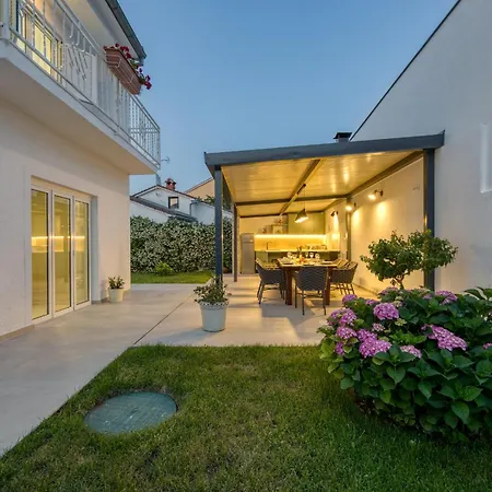 Villa A Touch Of Luxury And Comfort - Irena