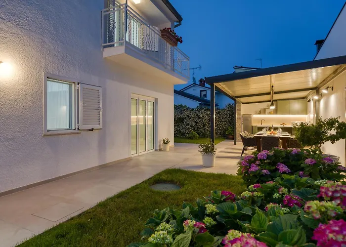 빌라 A Touch Of Luxury And Comfort - Irena *