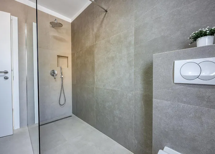 A Touch Of Luxury And Comfort - Irena 빌라 포레치