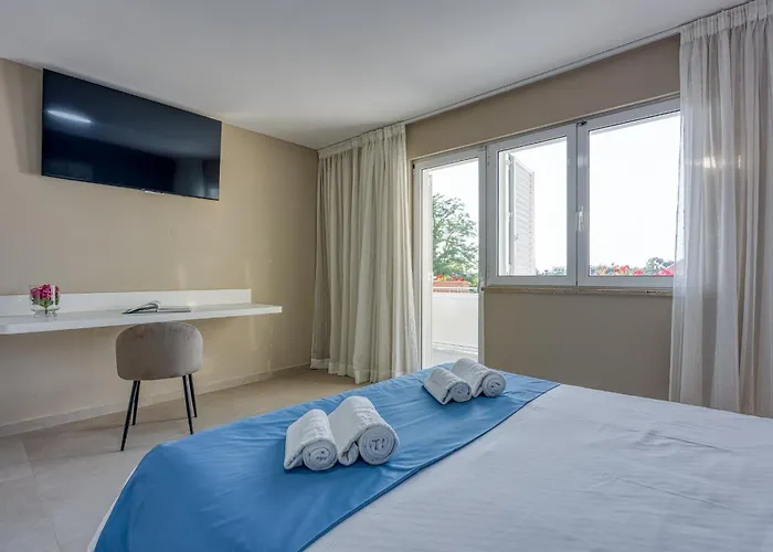 A Touch Of Luxury And Comfort - Irena *